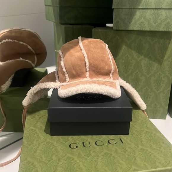 Gucci β€οΈπ Shearling EMILE MUSKET Hat S Small - Picture 2 of 8